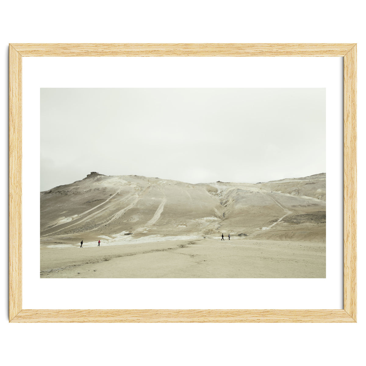Tourists at volcano - Iceland