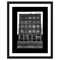 No 736 Dundas St E 1 with Border