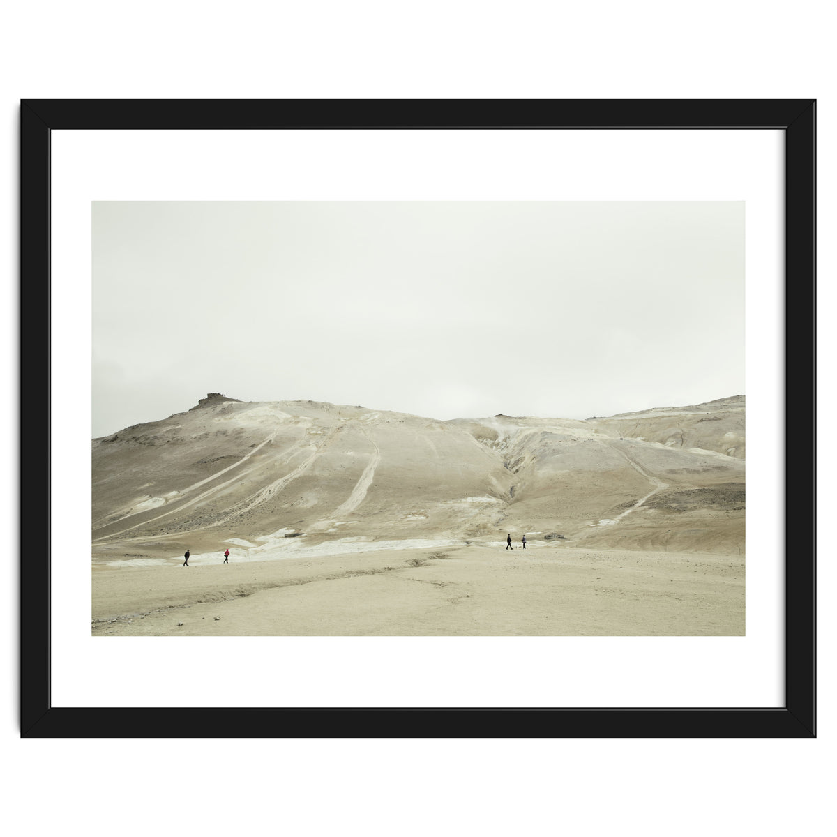 Tourists at volcano - Iceland
