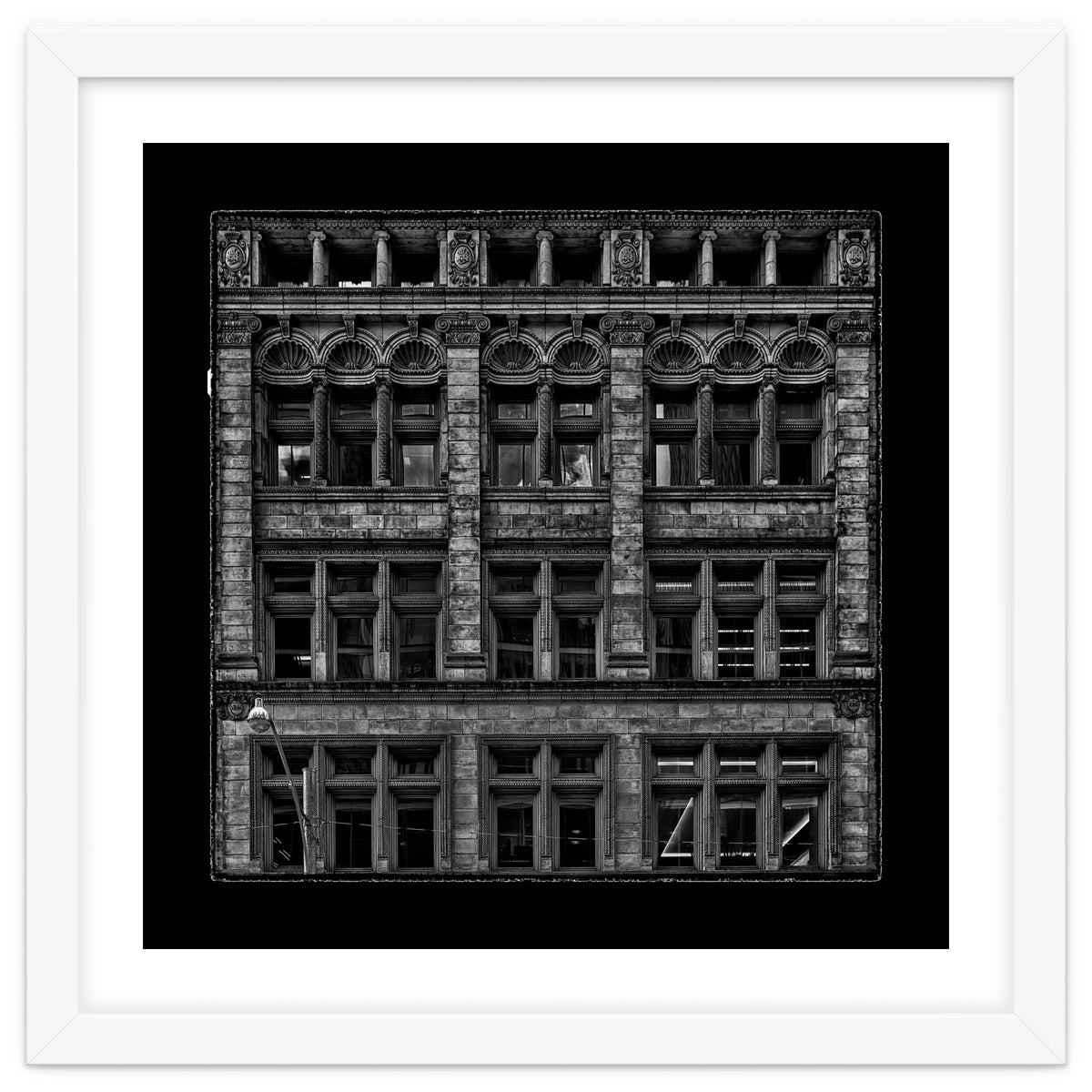 No 11 Adelaide St W 3 with Border