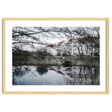 Residential house along the lake thumbnail