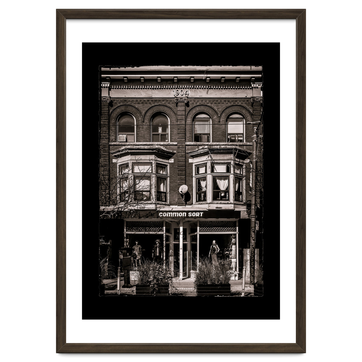 Nos 760 - 762 Queen St E 1 with Border