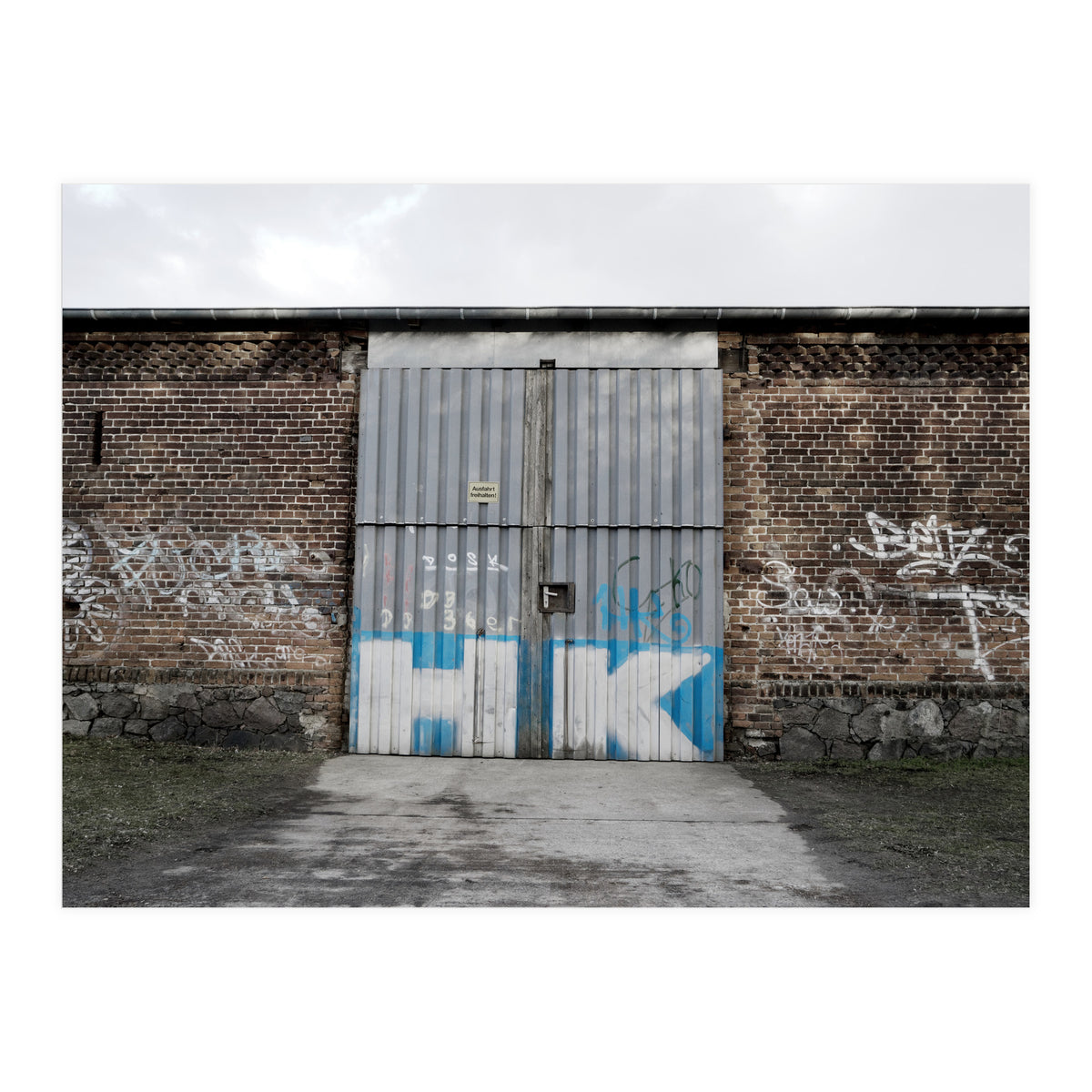 The closed gate HK (Print Only)