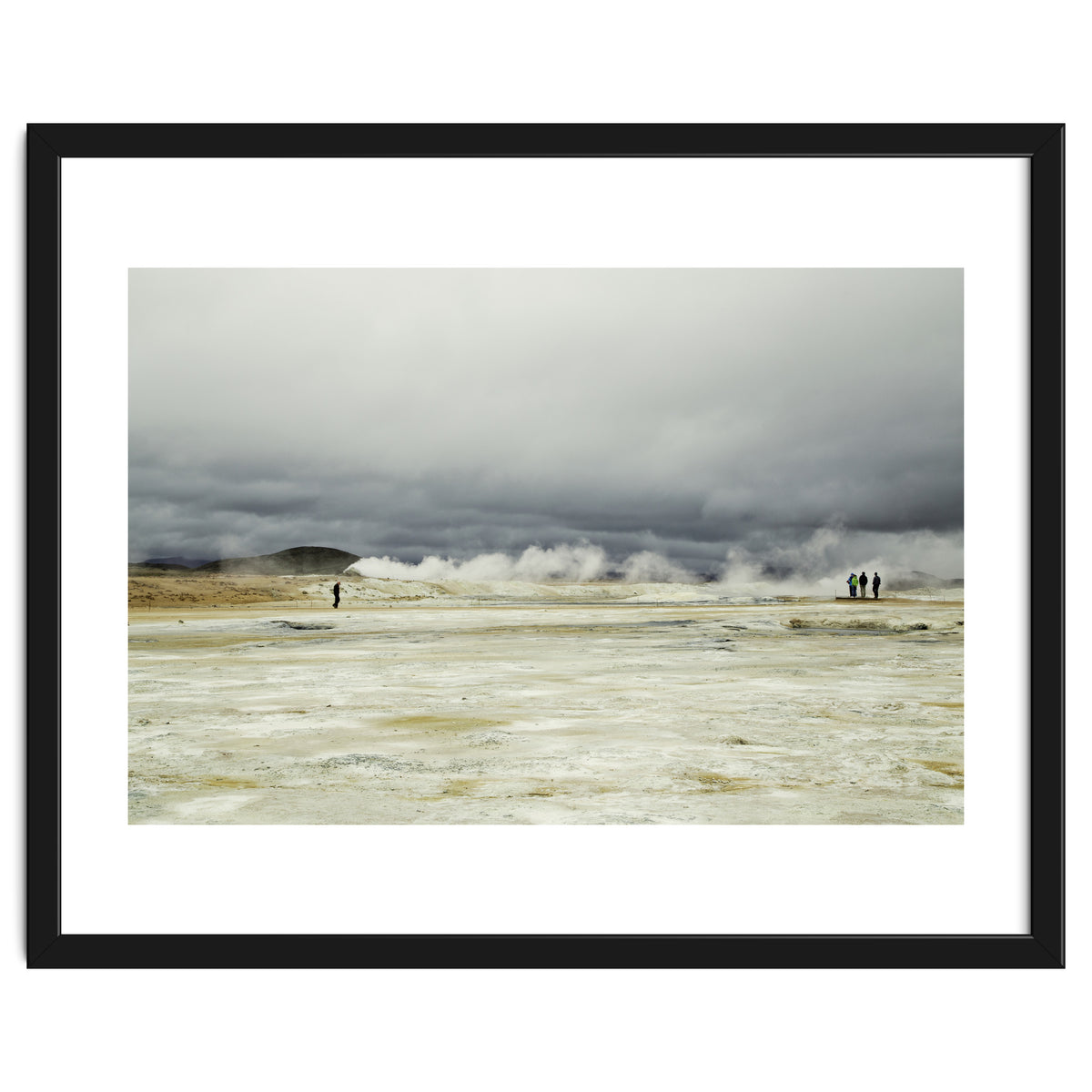 Tourists at the volcano steam spot - Iceland
