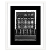 No 736 Dundas St E 1 with Border