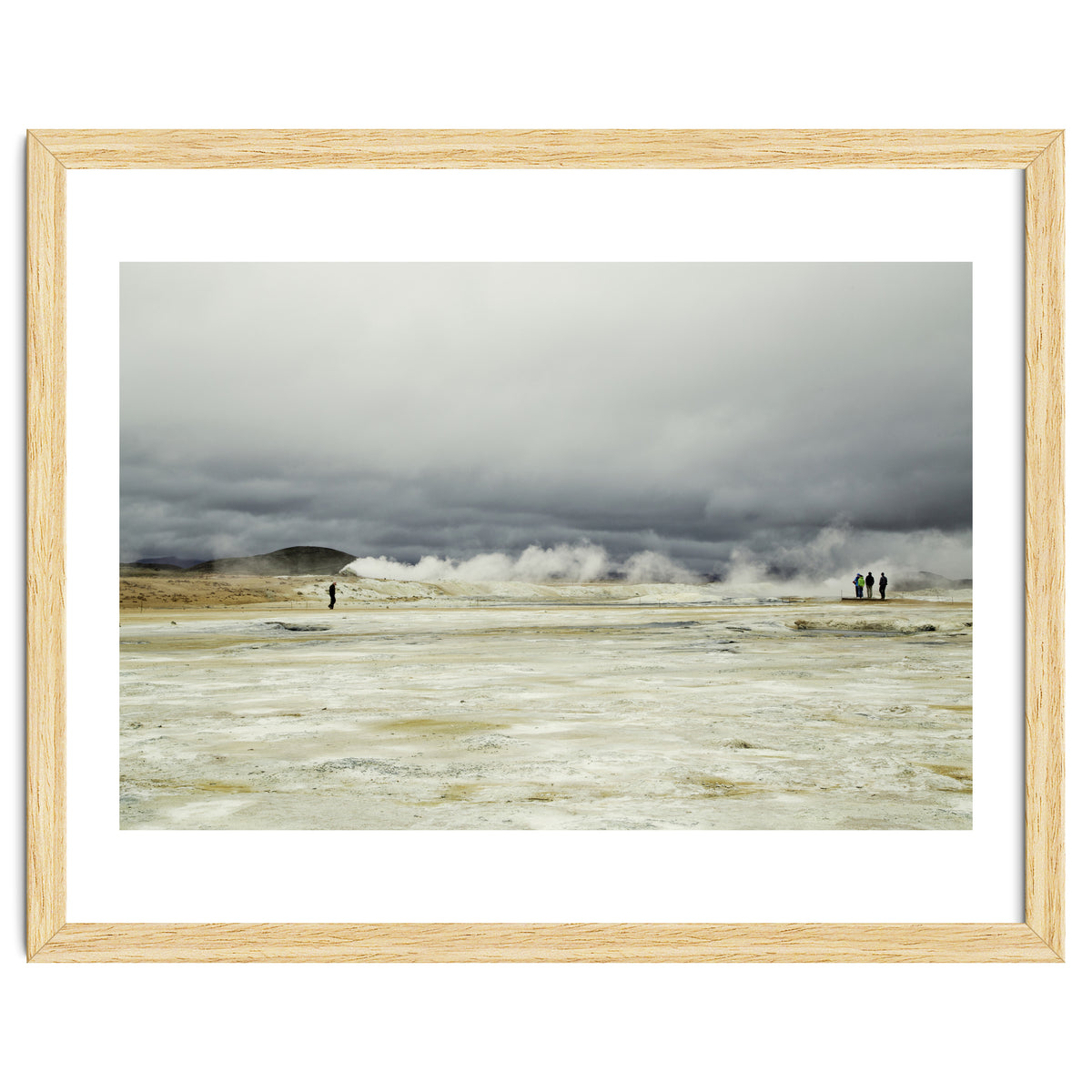 Tourists at the volcano steam spot - Iceland