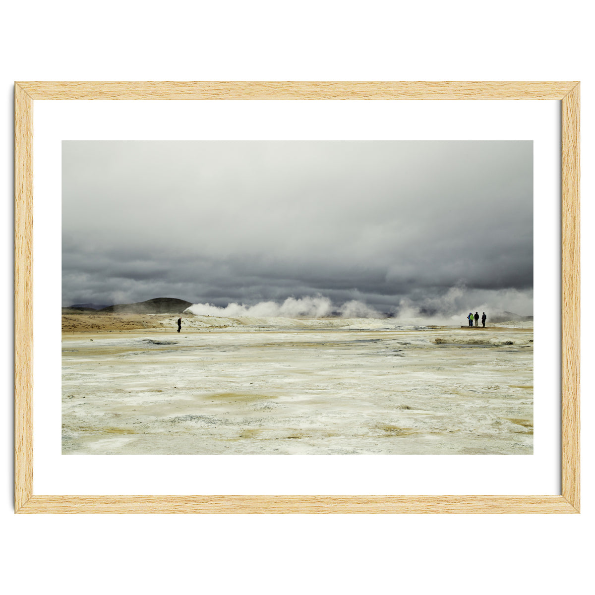 Tourists at the volcano steam spot - Iceland