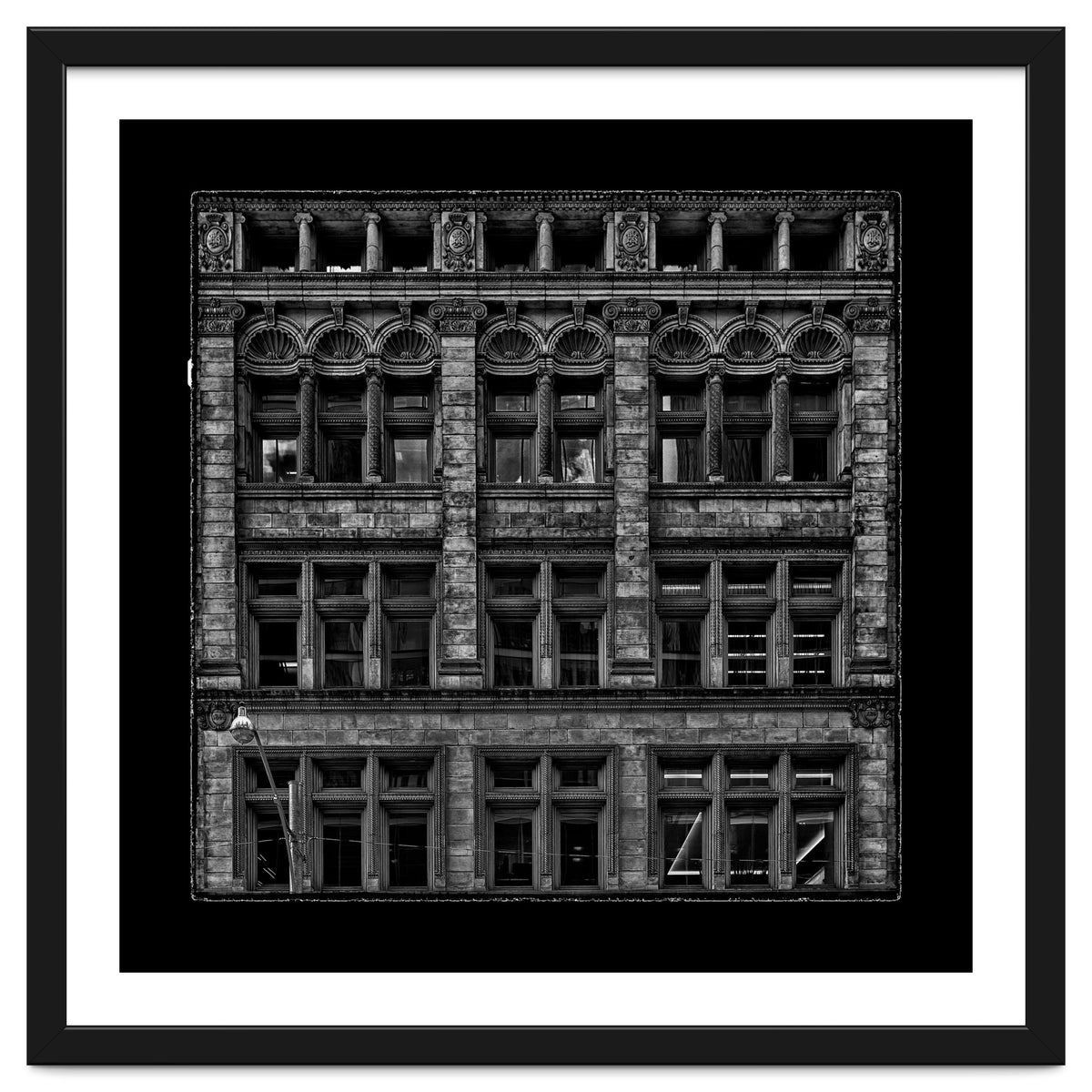 No 11 Adelaide St W 3 with Border