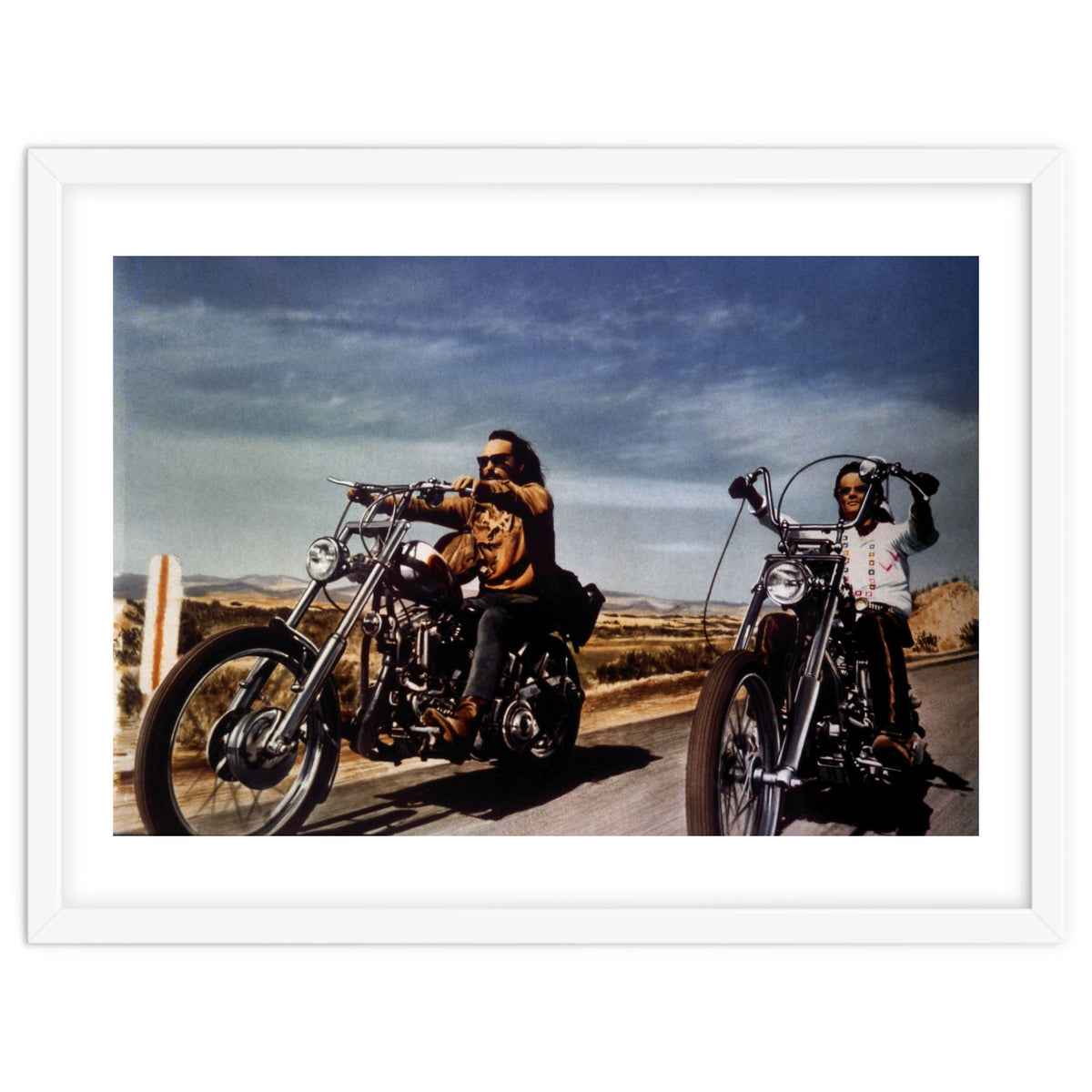 DENNIS HOPPER and PETER FONDA in EASY RIDER (1969), directed by DENNIS HOPPER.