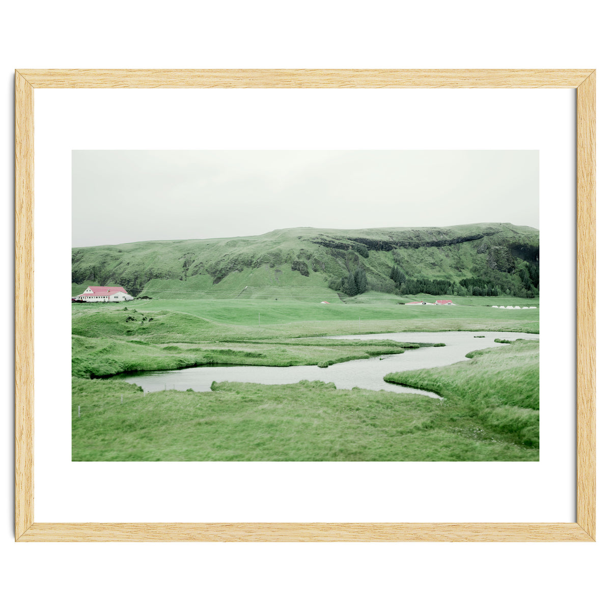 Pond and house in the middle of nowhere - Iceland