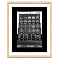 No 736 Dundas St E 1 with Border