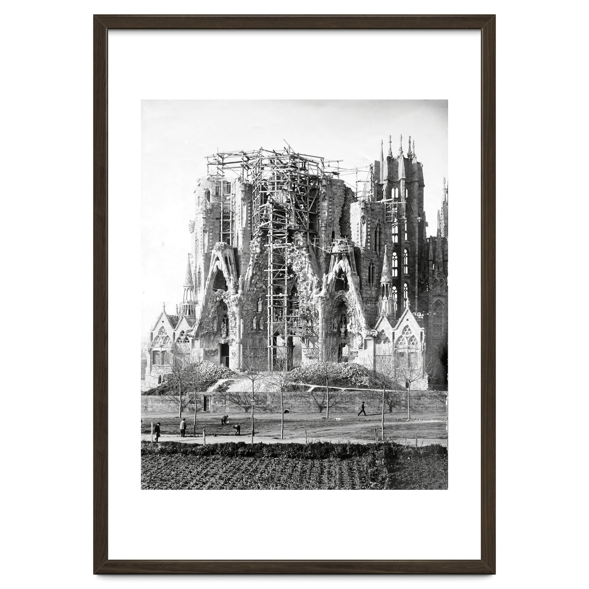 VIEW OF THE "SAGRADA FAMILIA" BASILICA BY ARCHITECT ANTONI GAUDI, PHOTOS OF WORK.  Ca. 1910.