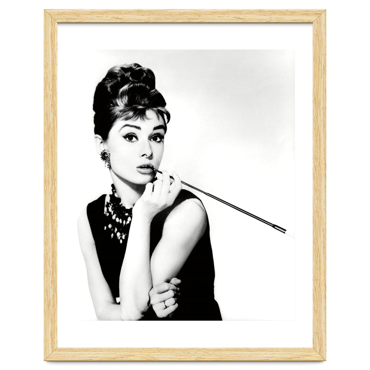 AUDREY HEPBURN in BREAKFAST AT TIFFANY'S (1961), directed by BLAKE EDWARDS.