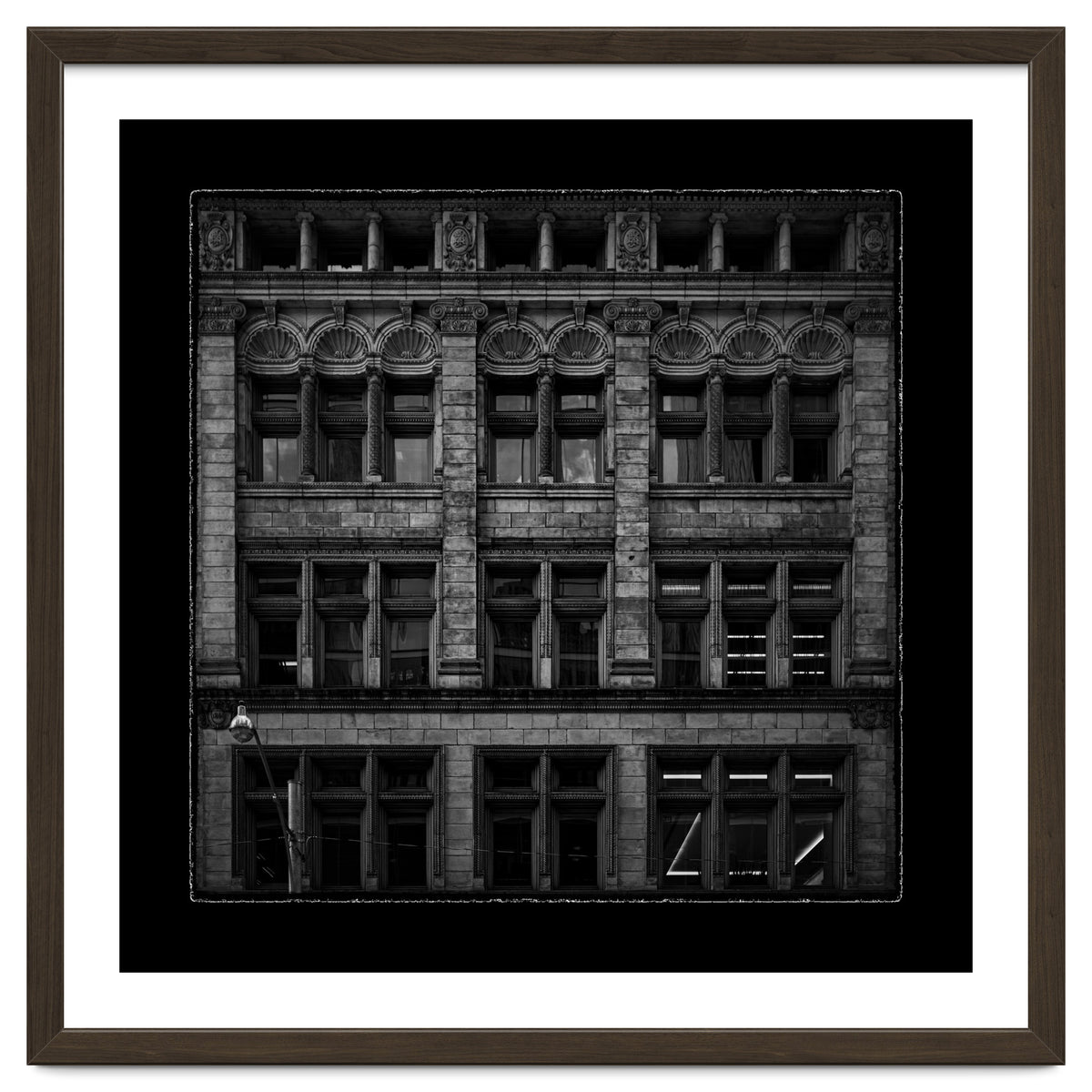 No 11 Adelaide St W 1 with Border