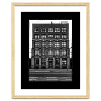 No 736 Dundas St E 1 with Border
