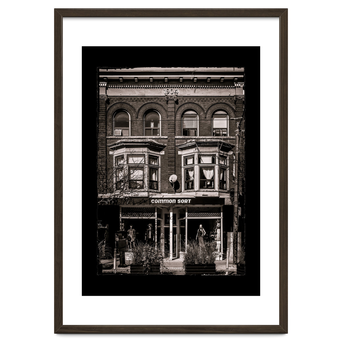 Nos 760 - 762 Queen St E 1 with Border