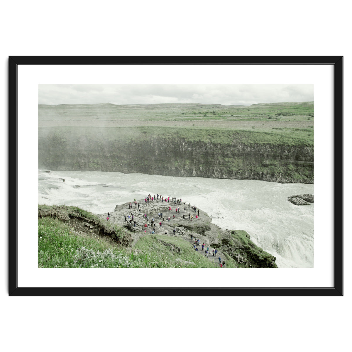 Tourists at the edge of the big river - Iceland