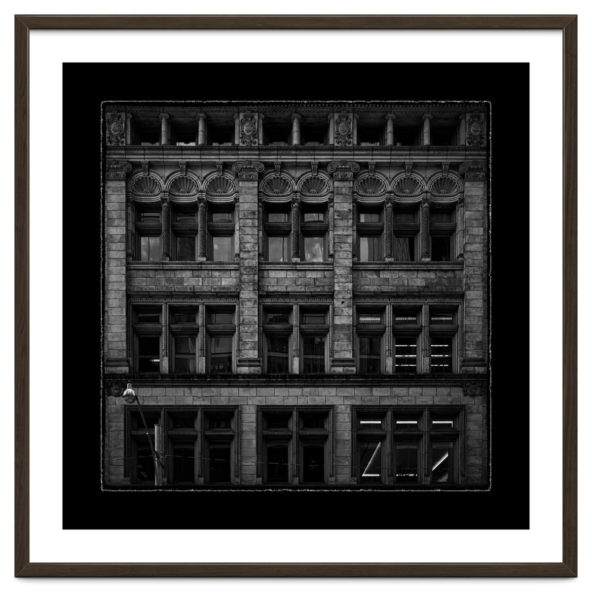 No 11 Adelaide St W 1 with Border