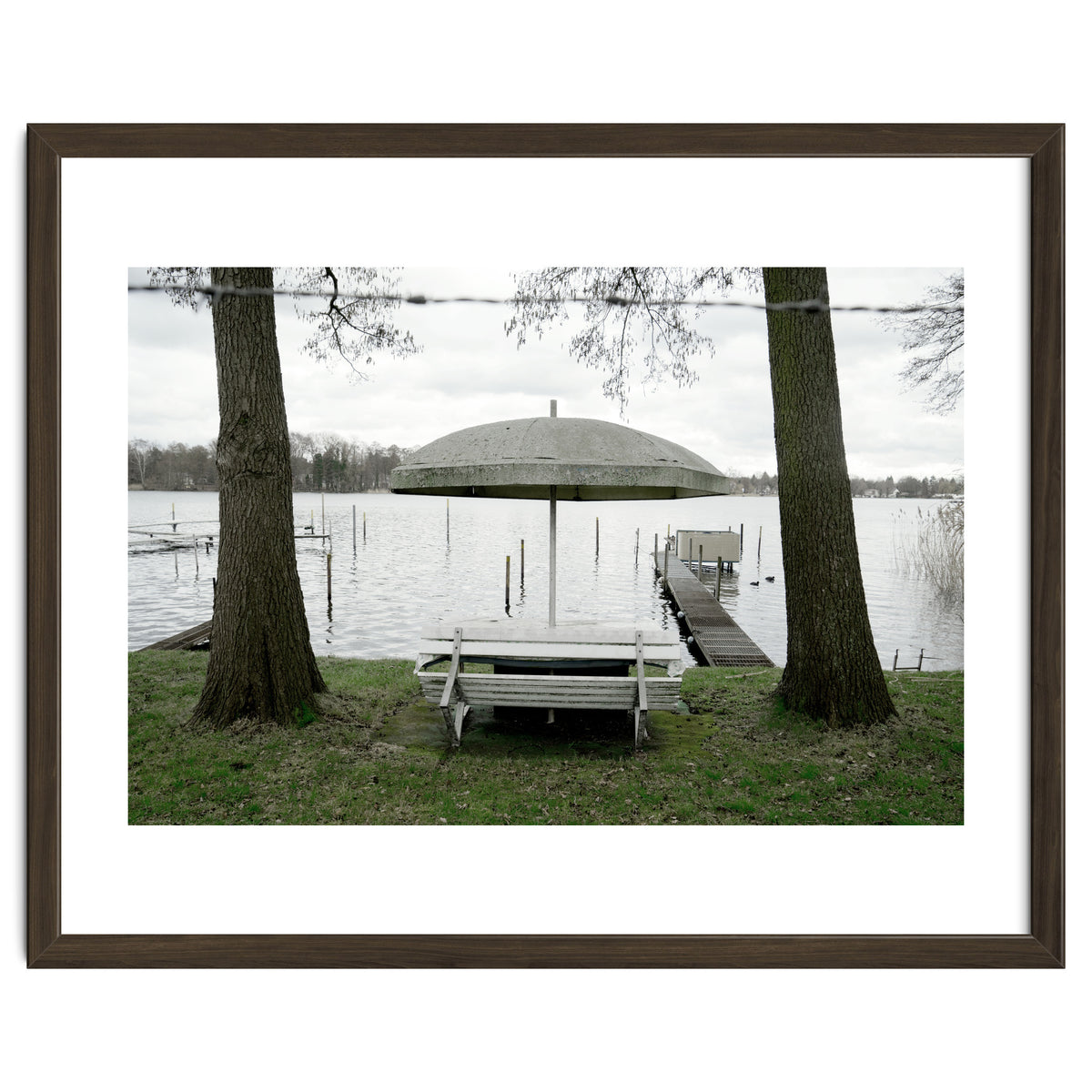 Lakeside rest place - out of season