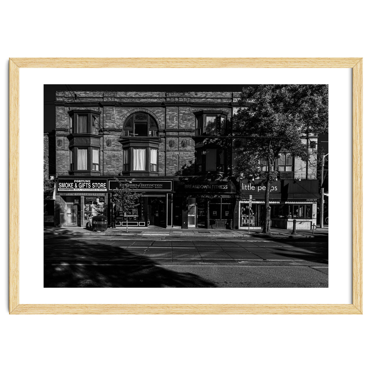 Nos 736 - 742 Queen St E 1