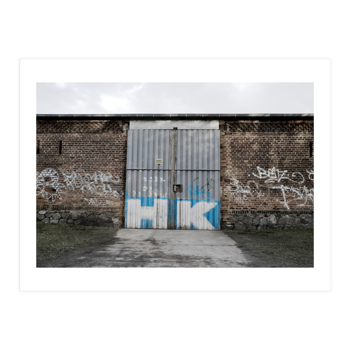 The closed gate HK (Print Only)