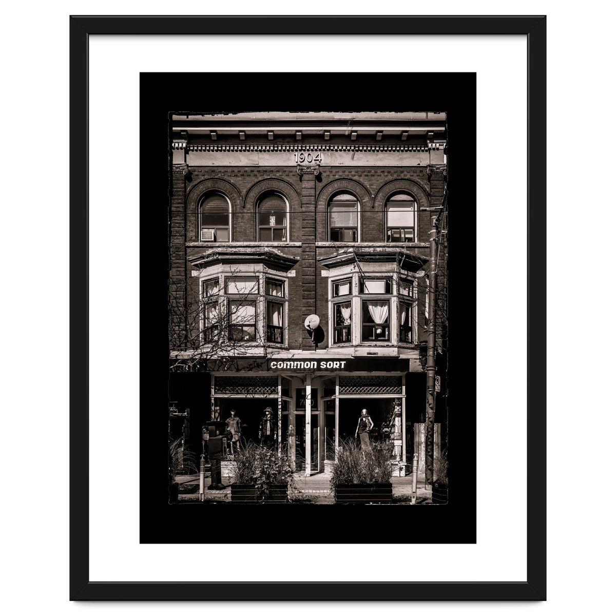 Nos 760 - 762 Queen St E 1 with Border