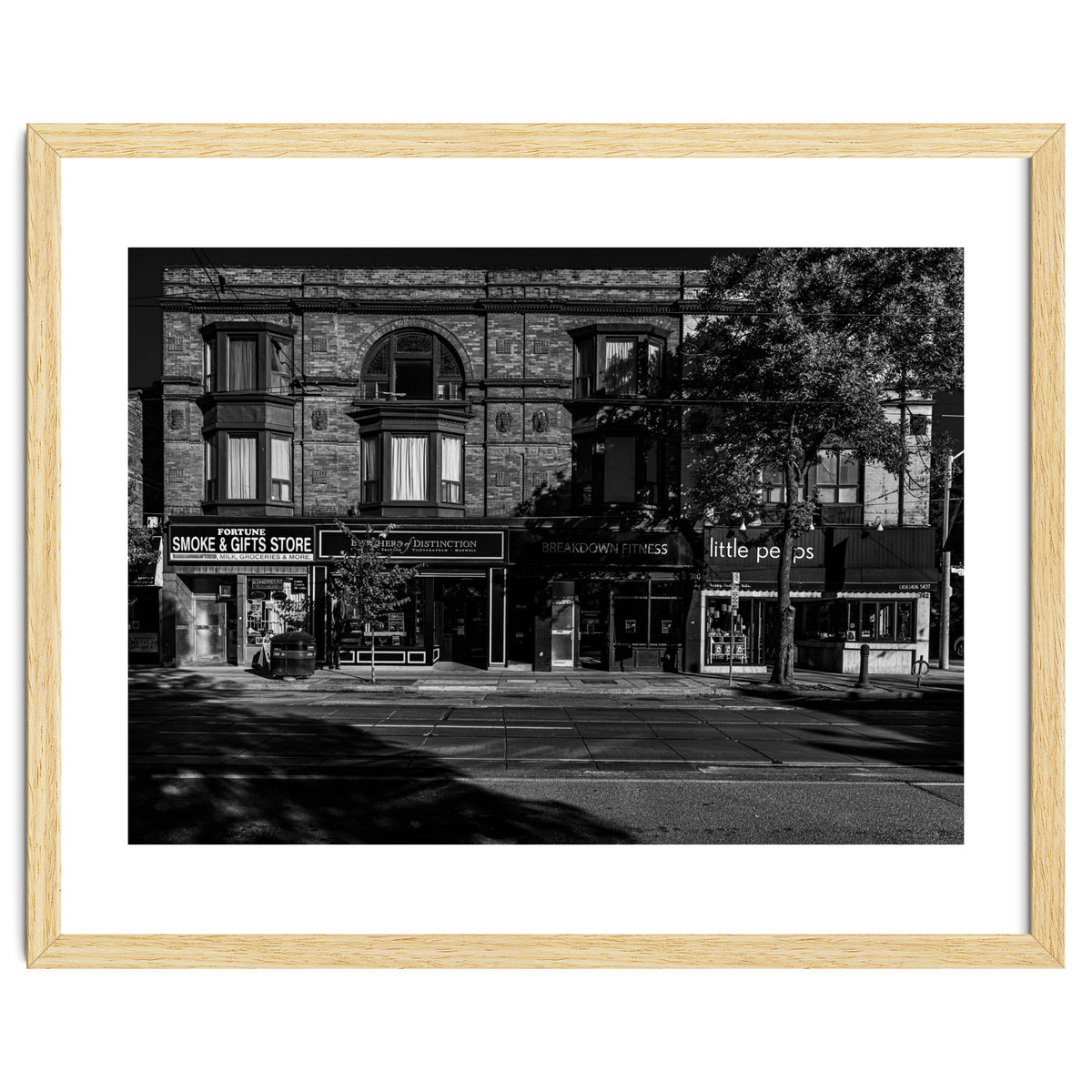 Nos 736 - 742 Queen St E 1