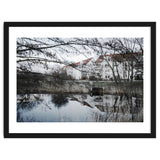 Residential house along the lake thumbnail