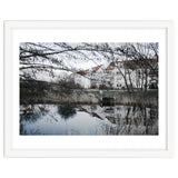 Residential house along the lake thumbnail