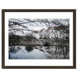 Residential house along the lake thumbnail