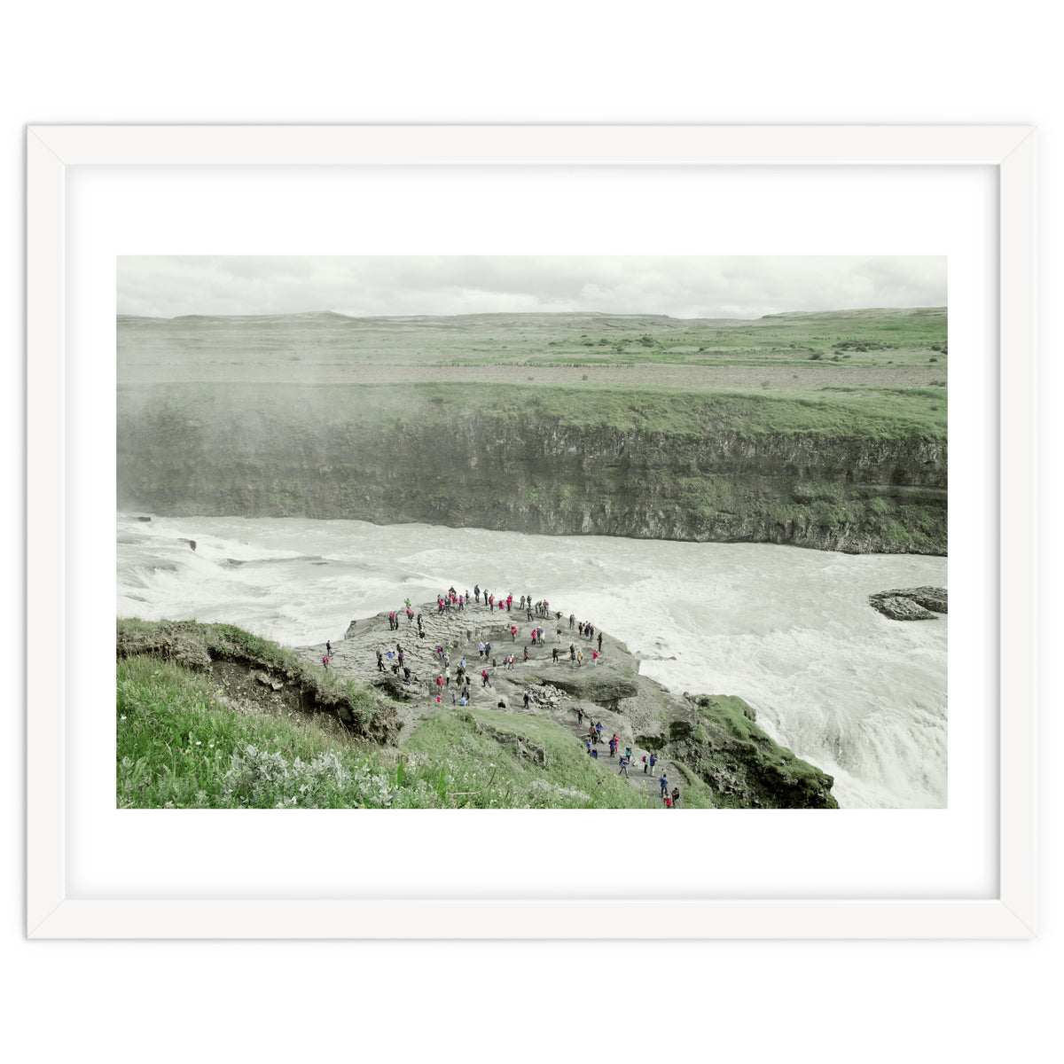 Tourists at the edge of the big river - Iceland
