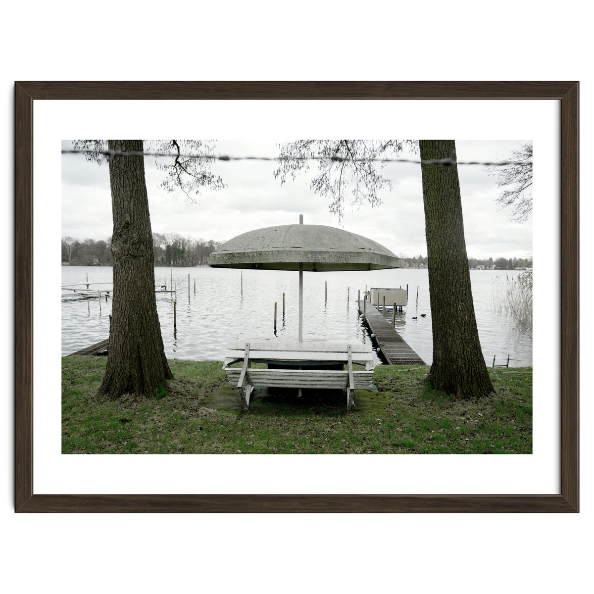 Lakeside rest place - out of season