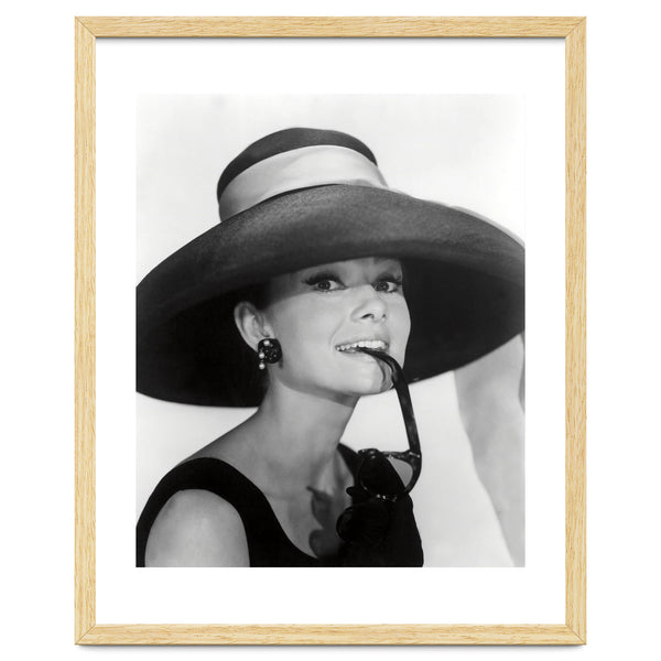 AUDREY HEPBURN in BREAKFAST AT TIFFANY'S (1961), directed by BLAKE EDWARDS.
