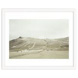 Tourists at volcano - Iceland thumbnail