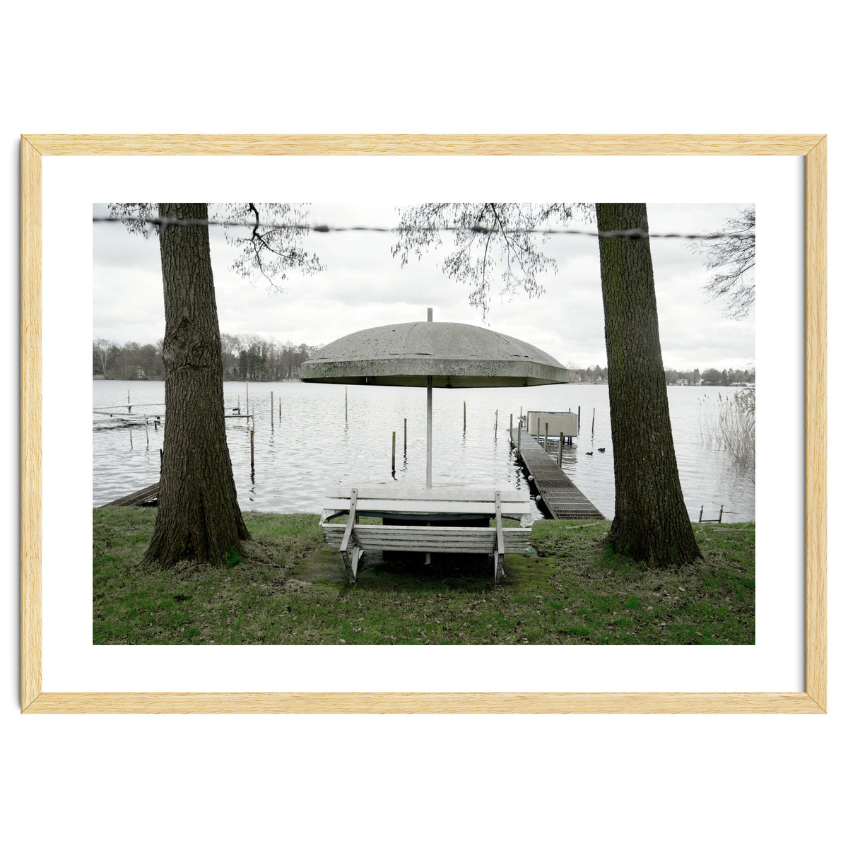 Lakeside rest place - out of season