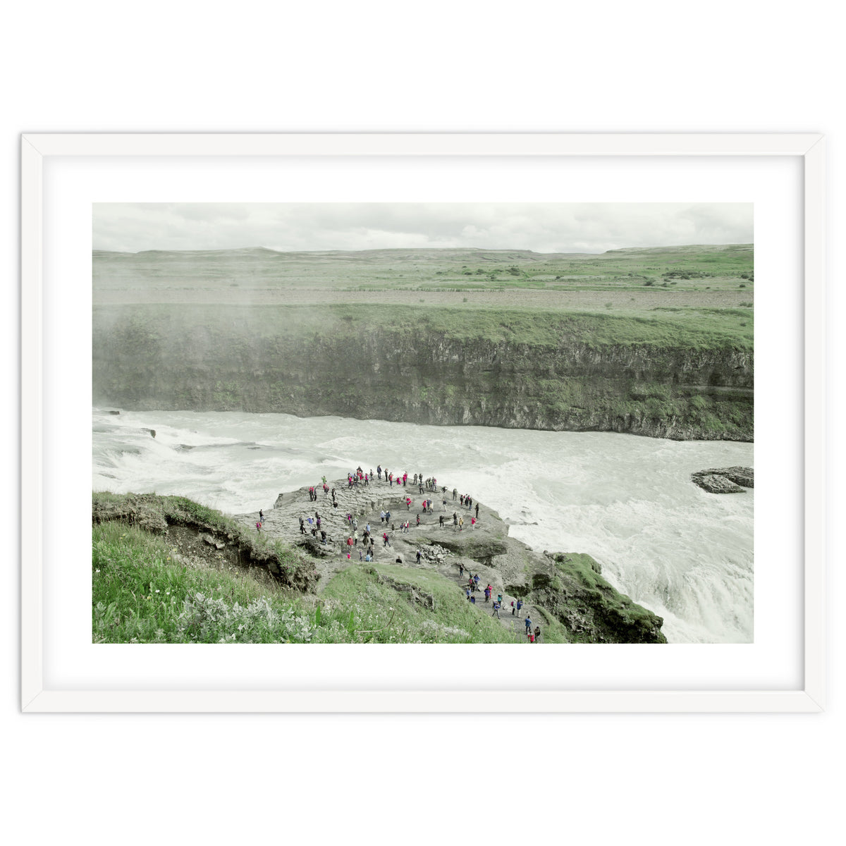 Tourists at the edge of the big river - Iceland