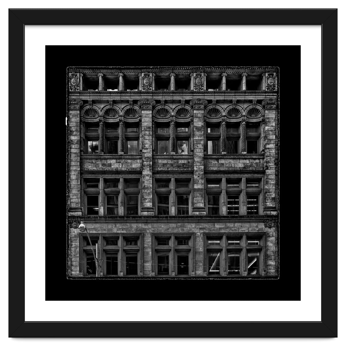 No 11 Adelaide St W 3 with Border