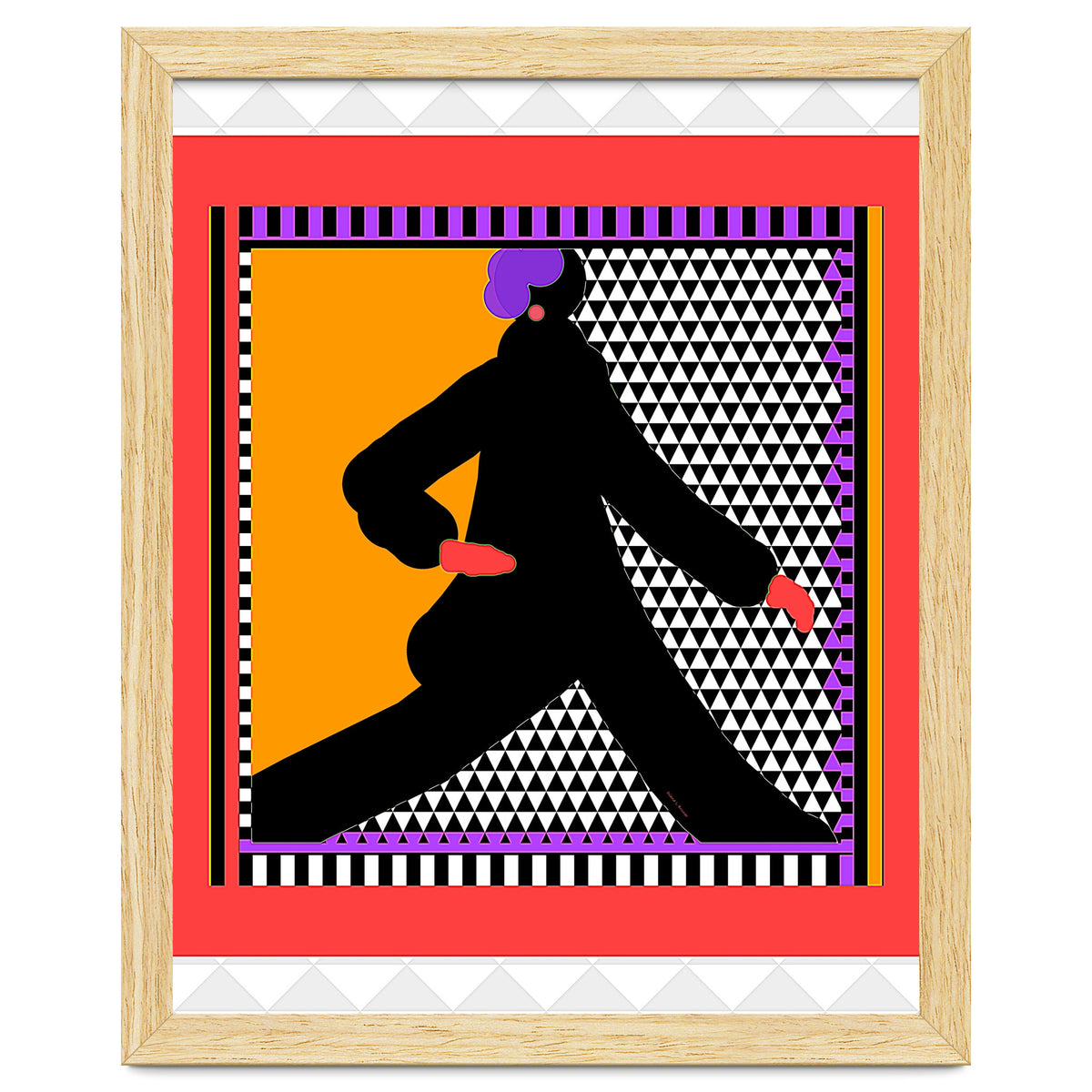 WOMAN WEARING BLACK TAKING A STROLL