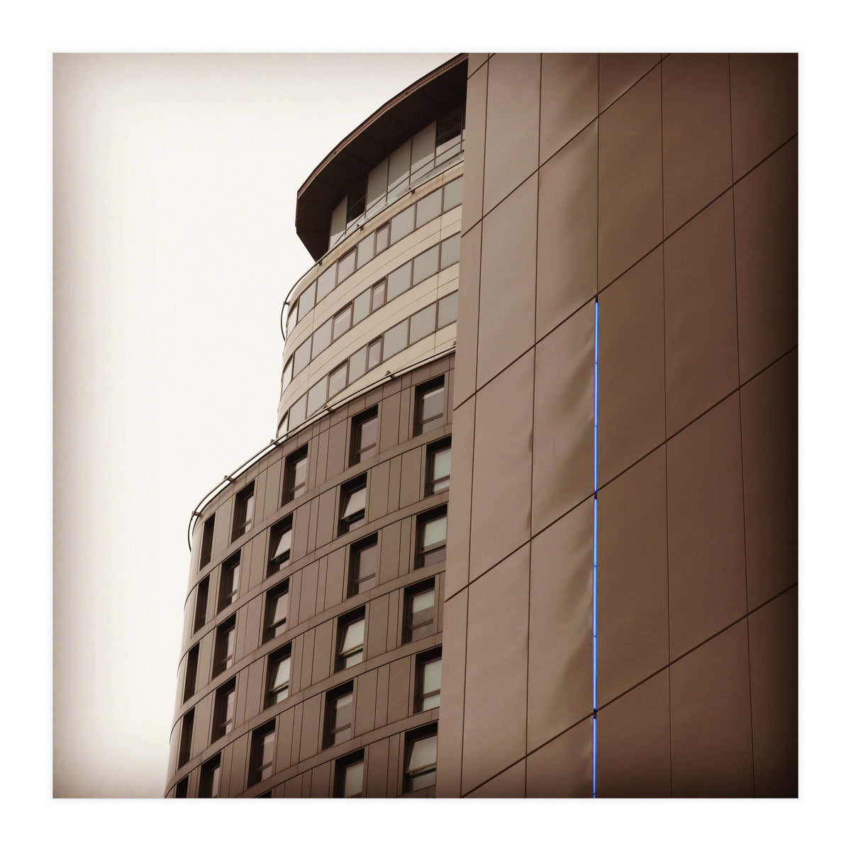 21094 Ac4 B181 4 C66 852 E E4 F1 B572957 F (Print Only)