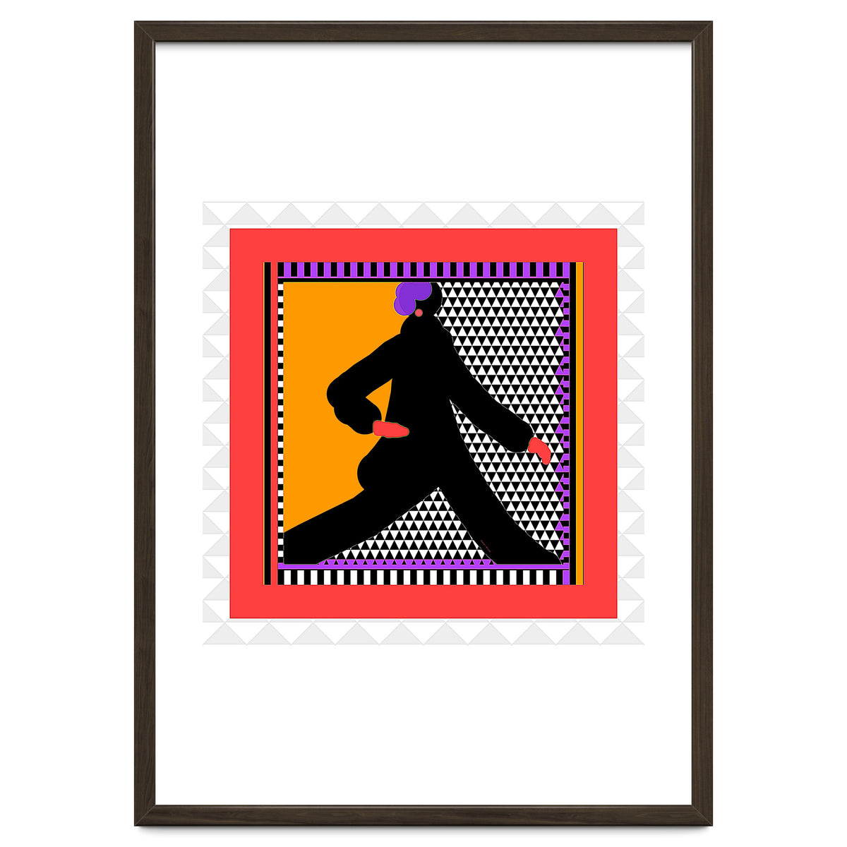 WOMAN WEARING BLACK TAKING A STROLL