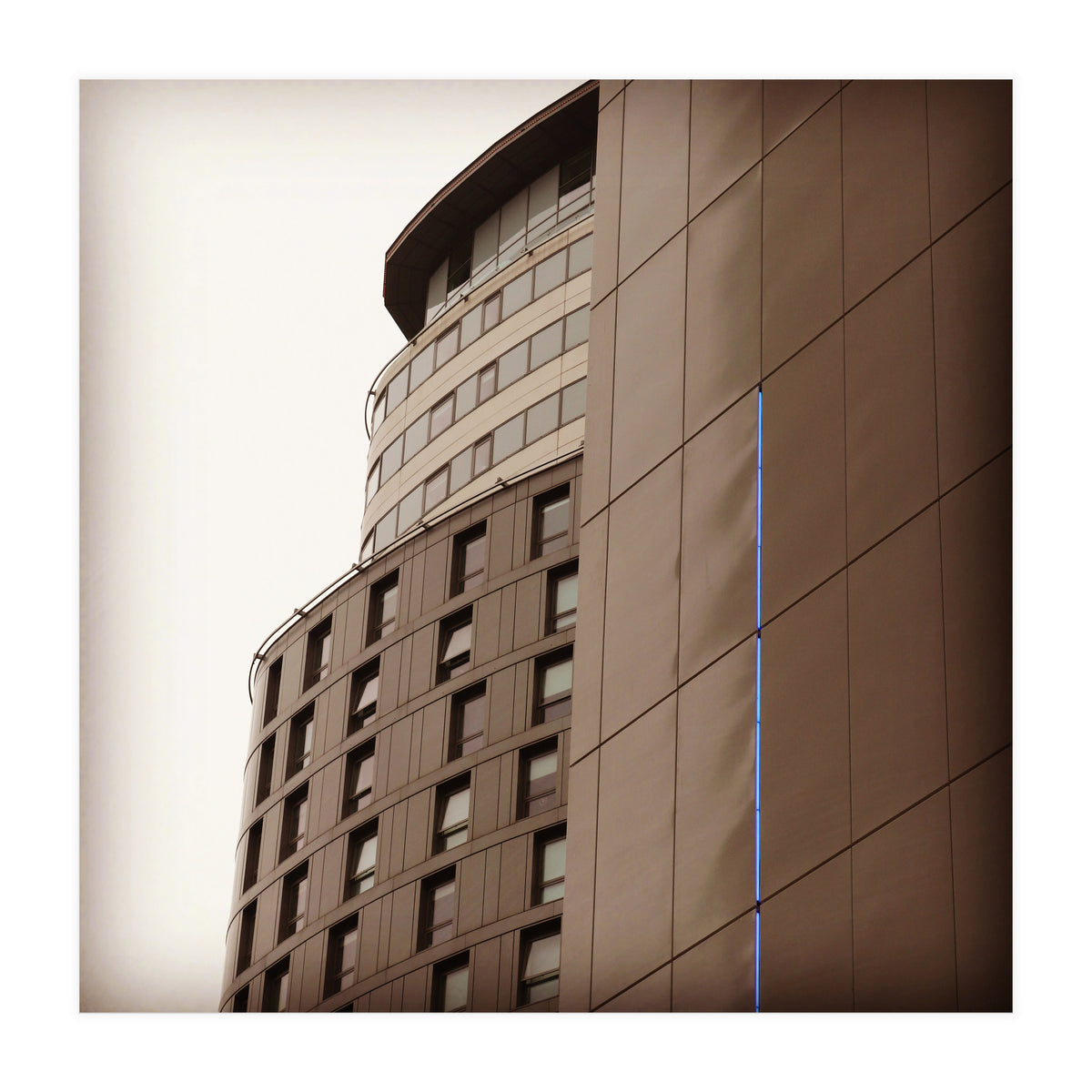 21094 Ac4 B181 4 C66 852 E E4 F1 B572957 F (Print Only)