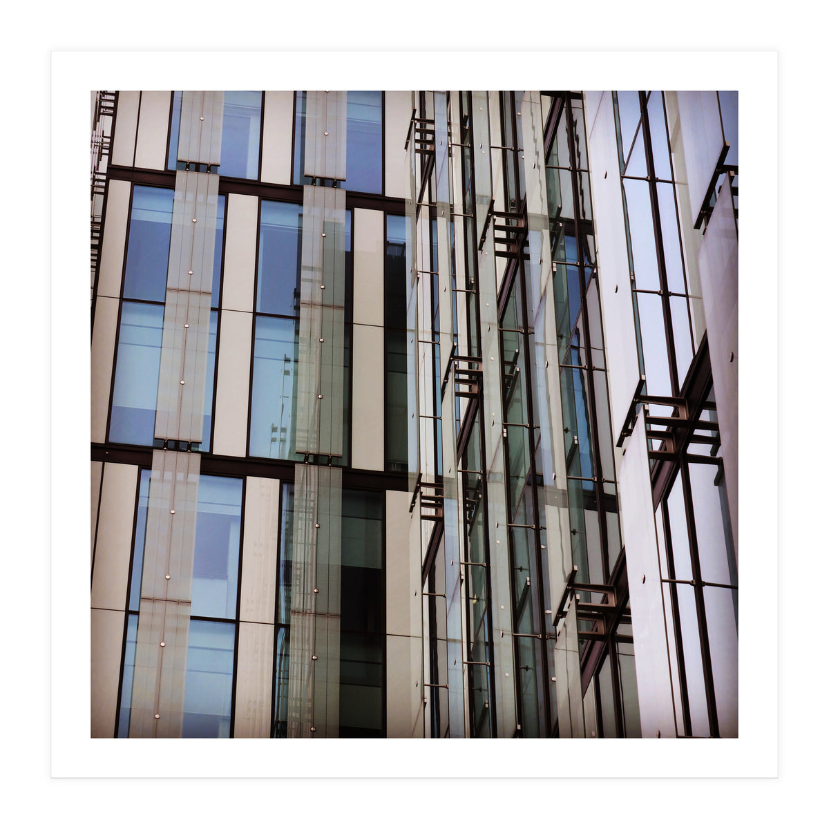 6 C28 F47 D 98 Ee 47 E4 8 B18 Ece357 E88758 (Print Only)