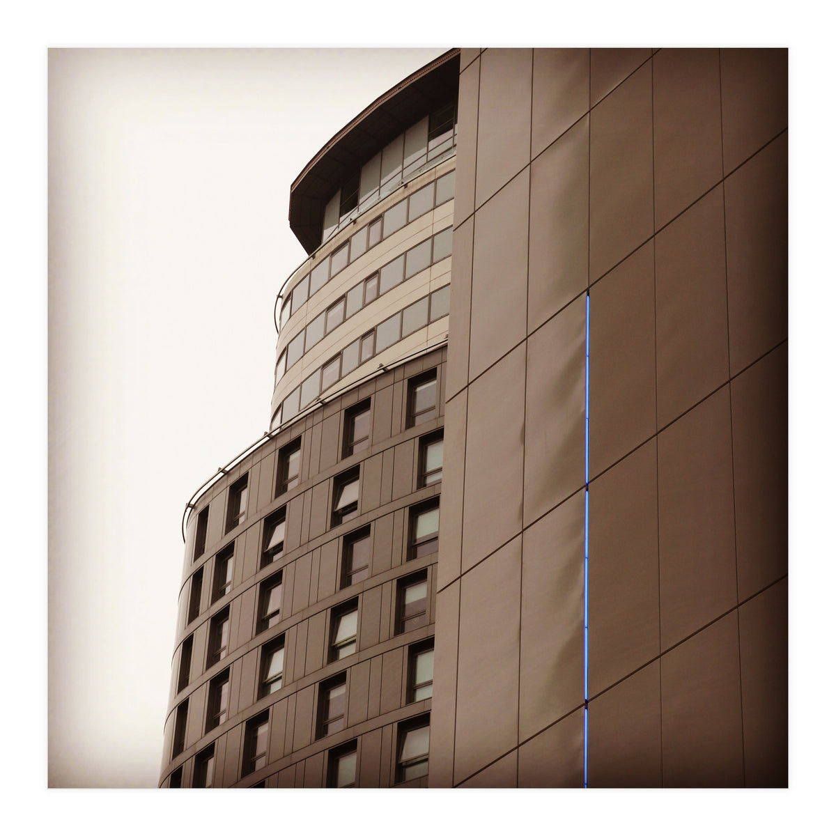 21094 Ac4 B181 4 C66 852 E E4 F1 B572957 F (Print Only)