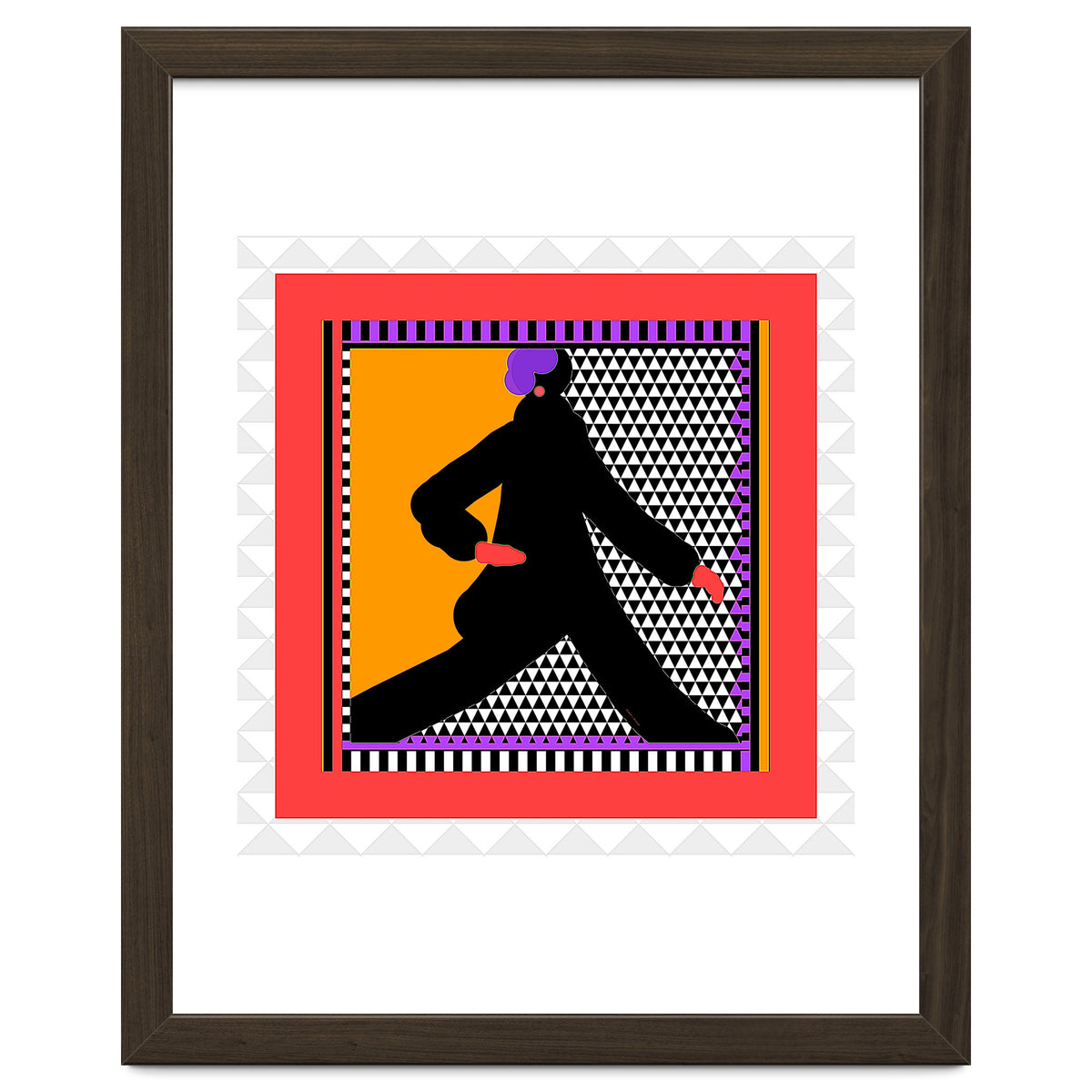 WOMAN WEARING BLACK TAKING A STROLL