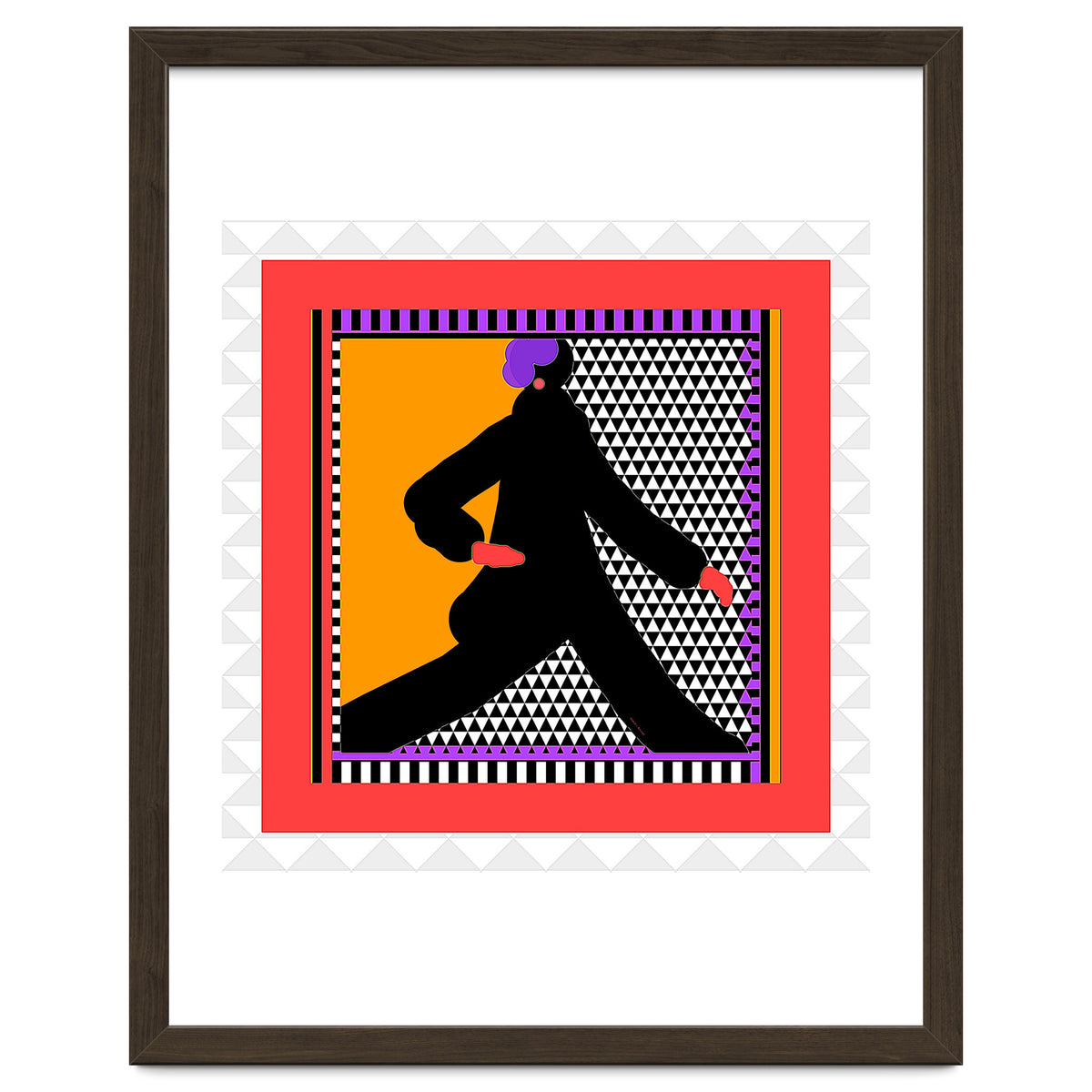 WOMAN WEARING BLACK TAKING A STROLL